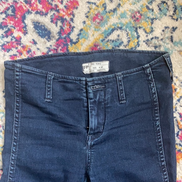 Free People size 25 mid-high waist jeans in a dark blue wash - Picture 2 of 6